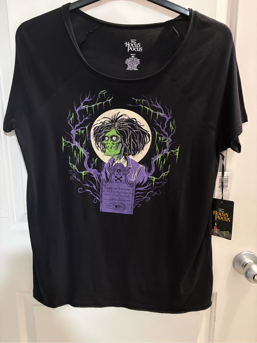 Torrid Black Tee with Hocus Pocus Design